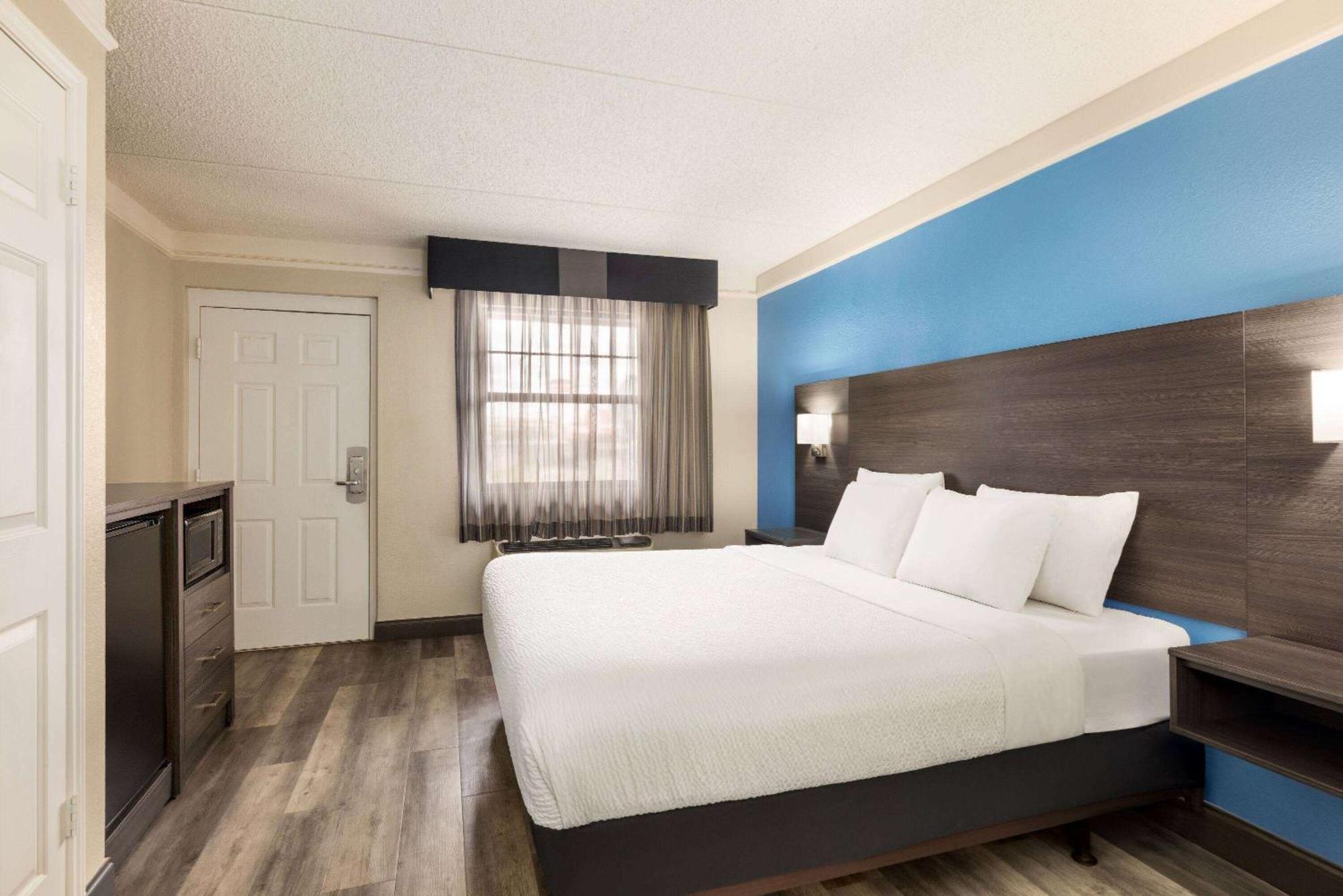 La Quinta Inn By Wyndham San Antonio I-35 N At Toepperwein Esterno foto