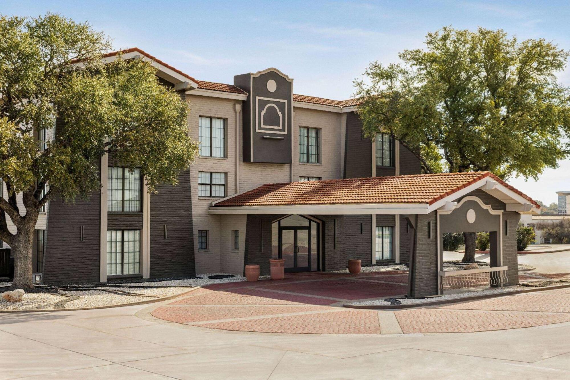 La Quinta Inn By Wyndham San Antonio I-35 N At Toepperwein Esterno foto