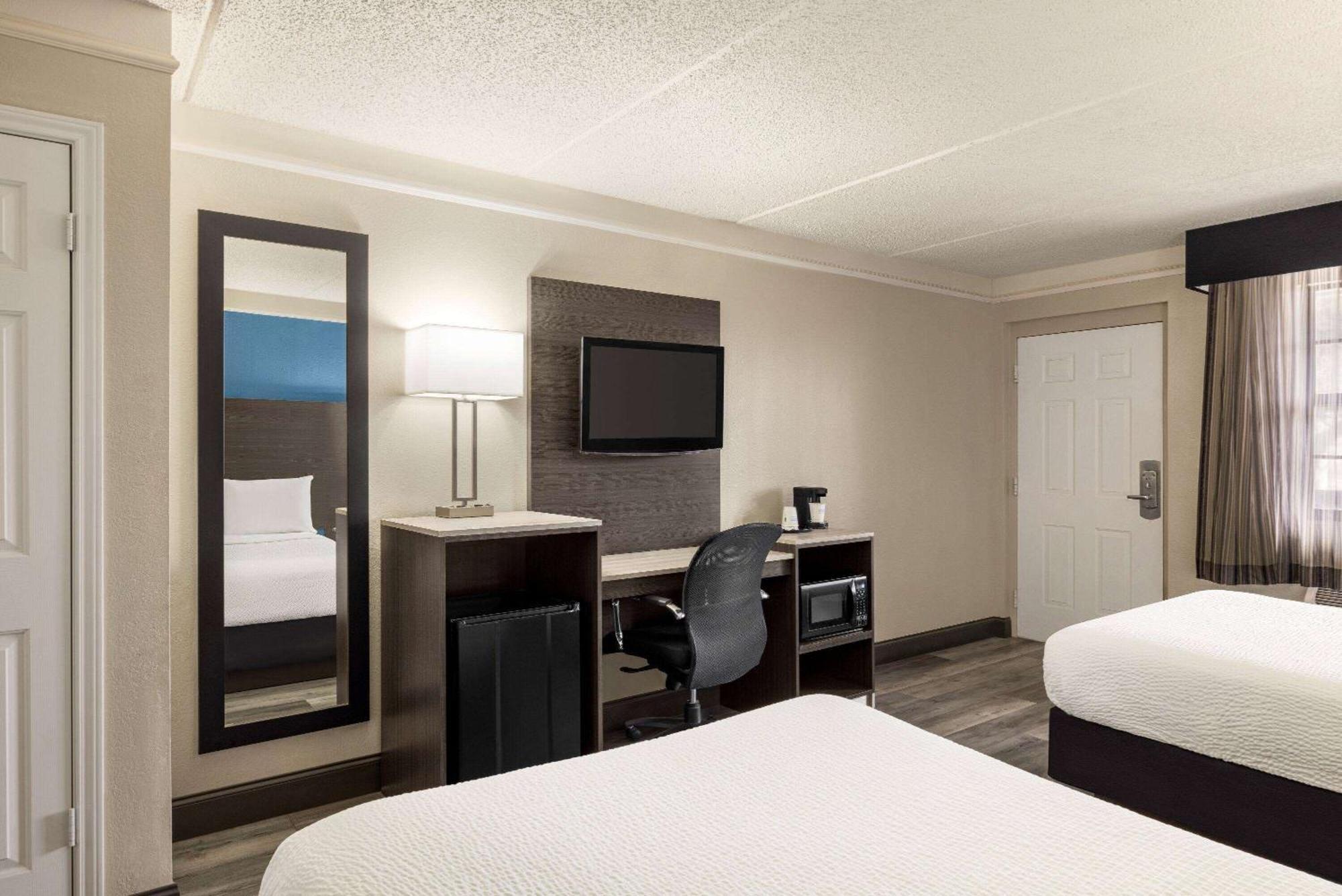 La Quinta Inn By Wyndham San Antonio I-35 N At Toepperwein Esterno foto