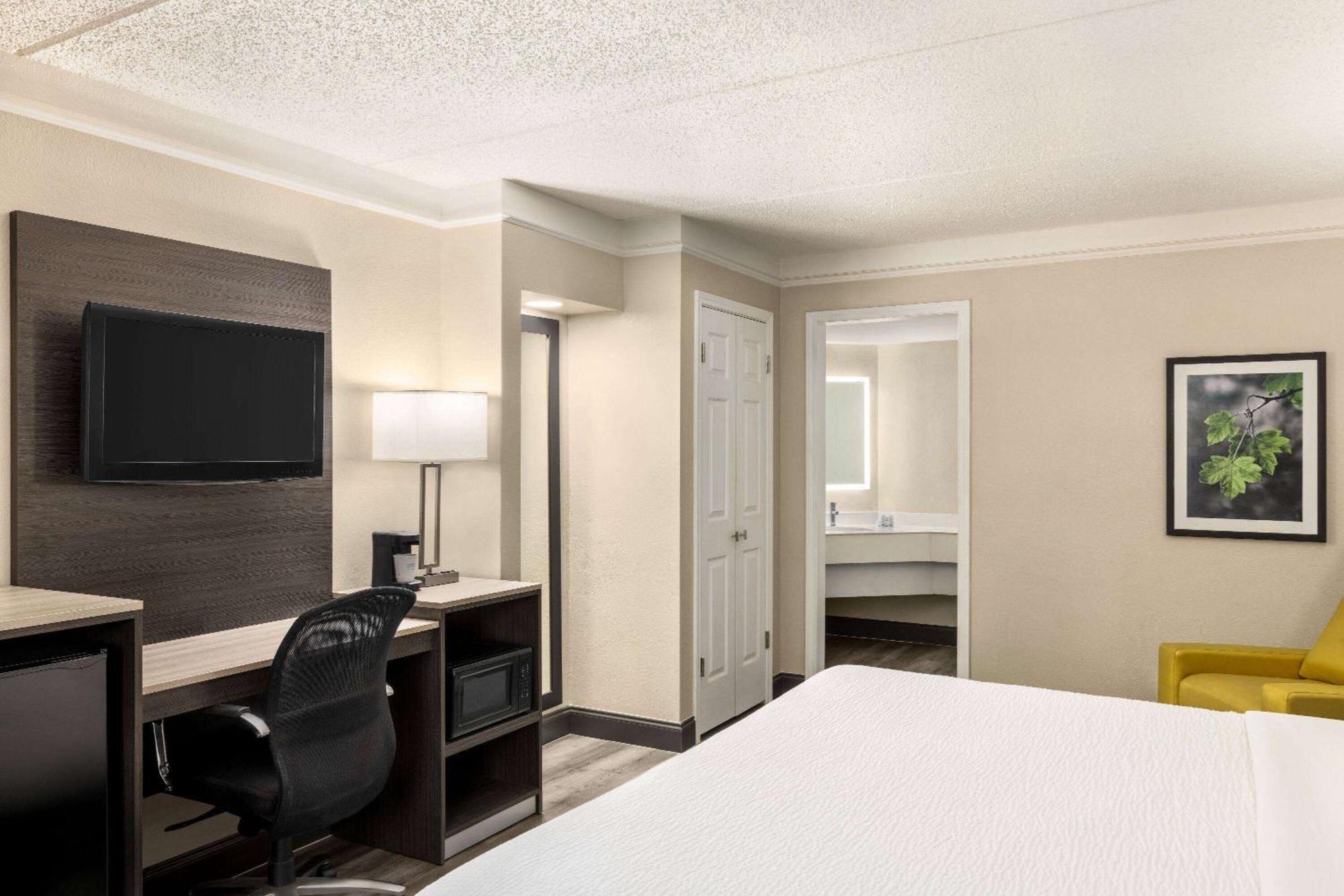 La Quinta Inn By Wyndham San Antonio I-35 N At Toepperwein Esterno foto